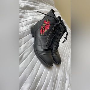 Rose embroidered combat boots